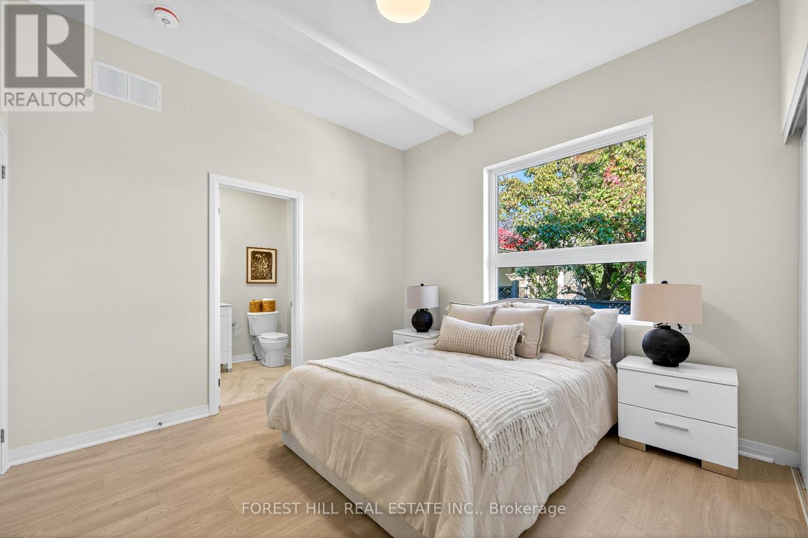 R - 31 Harrow Drive, Toronto, Ontario  M6M 2X4 - Photo 13 - W12475046