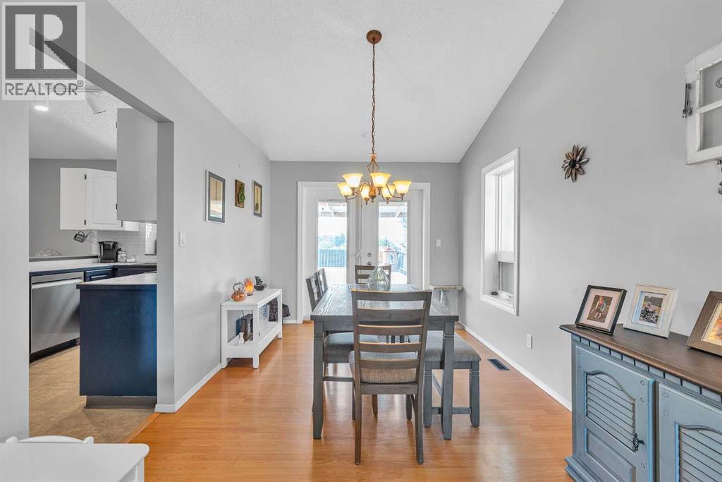 20 Westland Gate, Okotoks, Alberta  T1S 1N1 - Photo 7 - A2244976