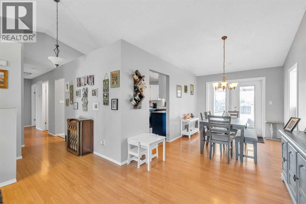 20 Westland Gate, Okotoks, Alberta  T1S 1N1 - Photo 6 - A2244976