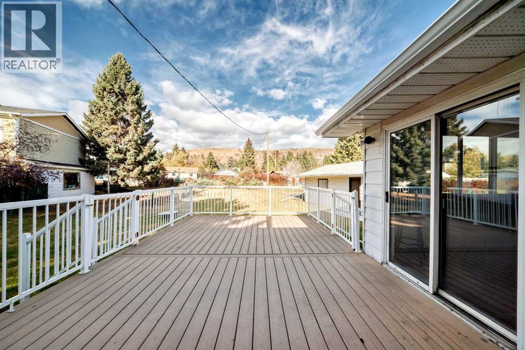 408 1st Street E, Cochrane, Alberta  T4C 1C7 - Photo 34 - A2265474