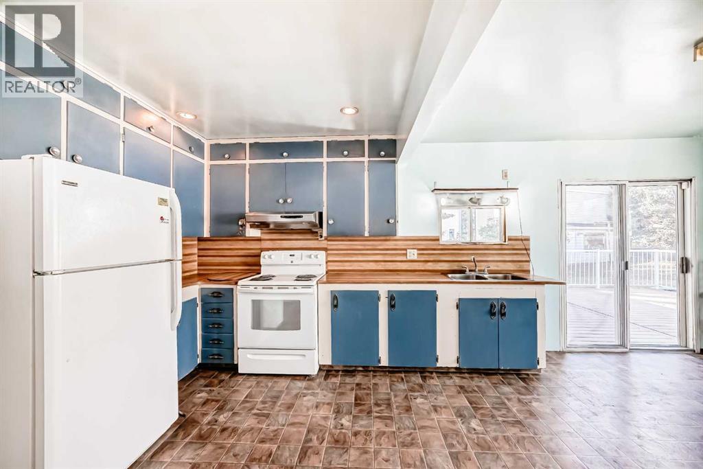 408 1st Street E, Cochrane, Alberta  T4C 1C7 - Photo 15 - A2265474