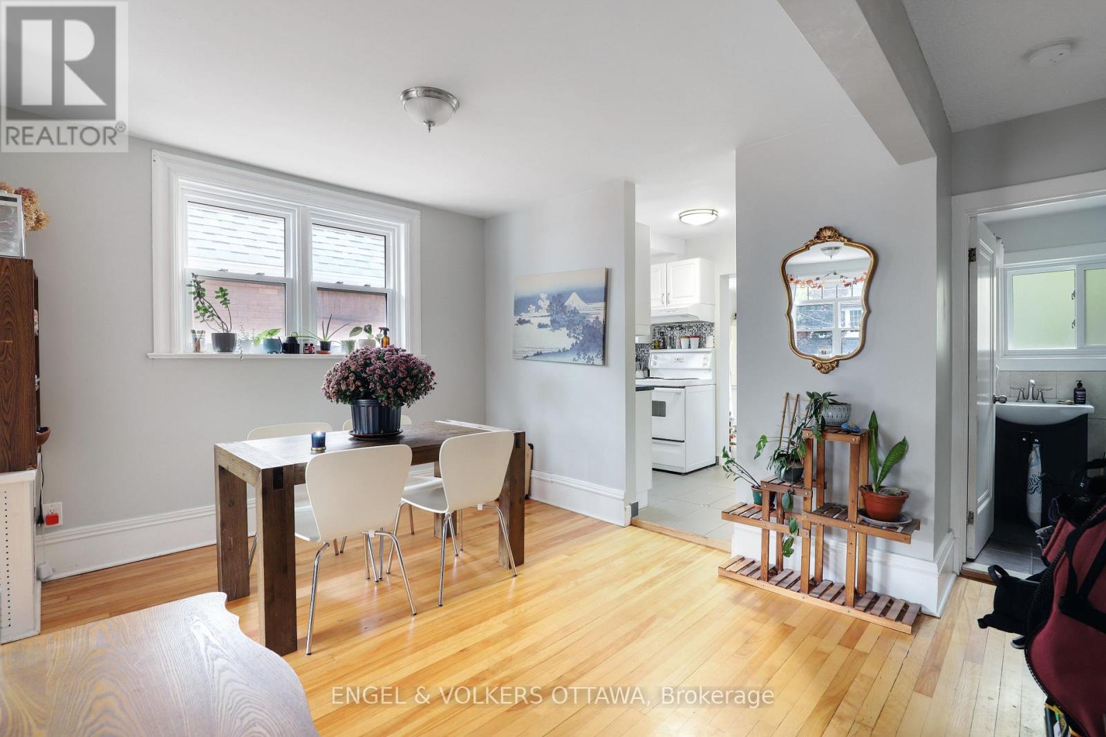 2 - 491 Mcleod Street, Ottawa, Ontario  K1R 5P7 - Photo 3 - X12475068