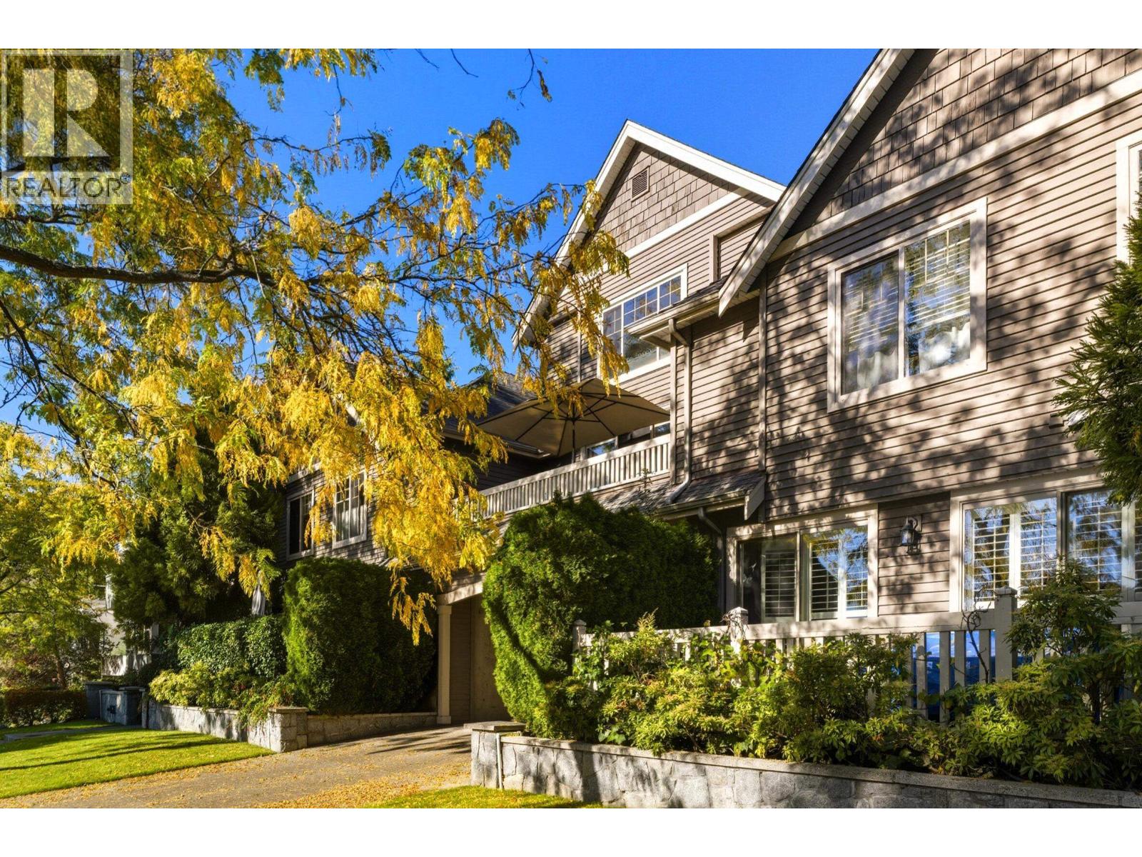 6 222 E 5TH STREET, north vancouver, British Columbia