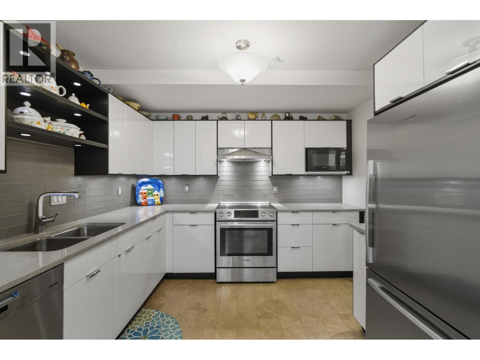 6 222 E 5th Street, North Vancouver, British Columbia  V7L 1L7 - Photo 8 - R3060728