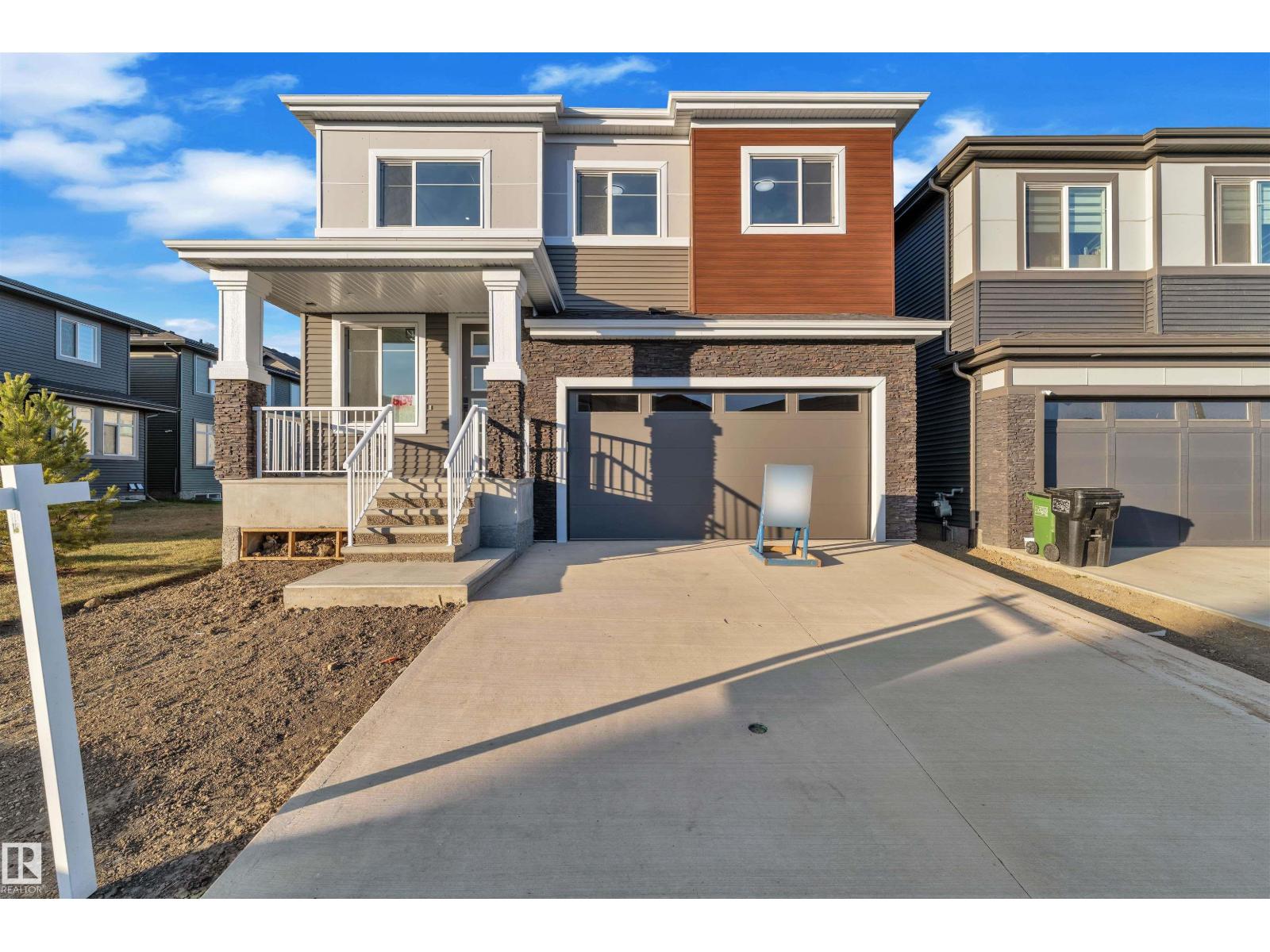 8734 MAYDAY LN SW, Edmonton, Alberta