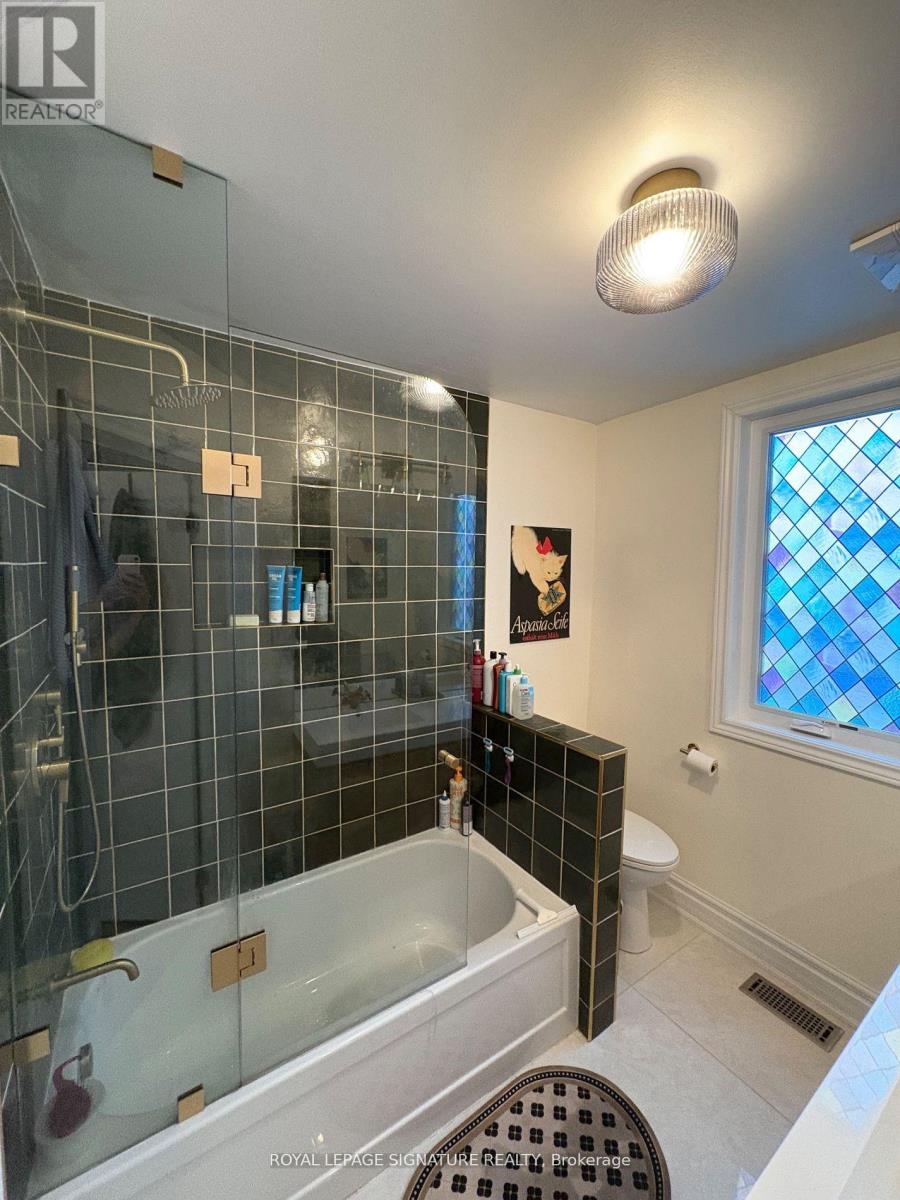 Upper - 163 Hampton Avenue, Toronto, Ontario  M4K 2Z3 - Photo 18 - E12475061
