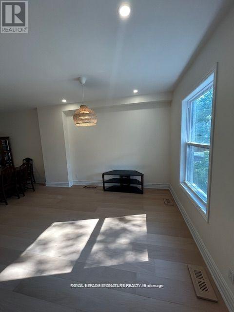 Upper - 163 Hampton Avenue, Toronto, Ontario  M4K 2Z3 - Photo 5 - E12475061