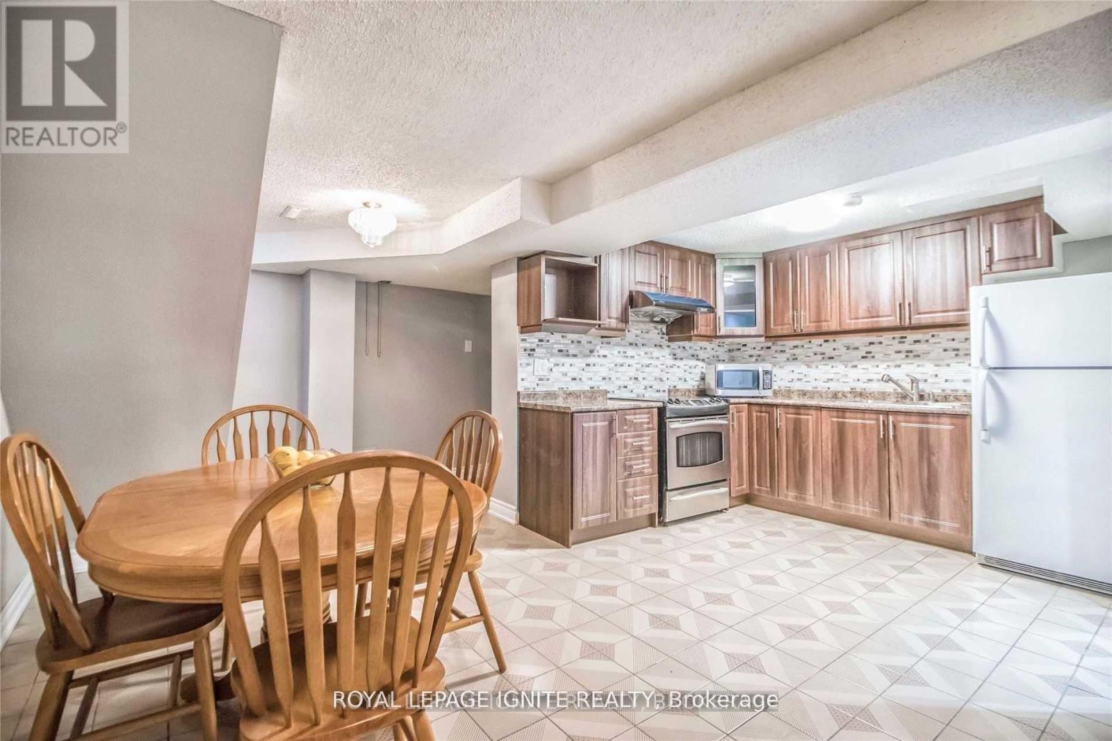 Bsmt - 11 Carisbrooke Square, Toronto, Ontario  M1B 4M2 - Photo 2 - E12475067