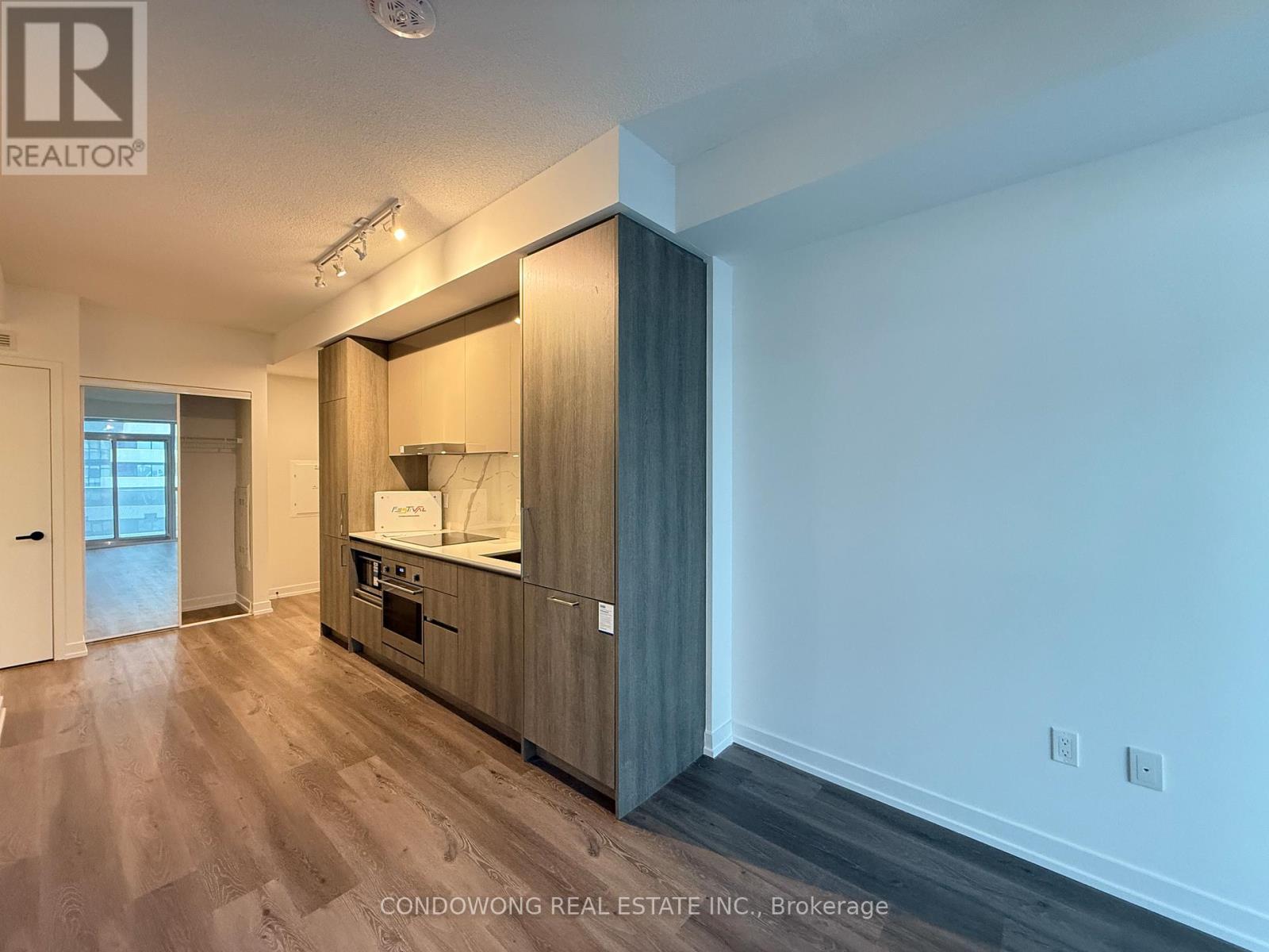 3115 - 225 Commerce Street, Vaughan, Ontario  L4K 0R1 - Photo 2 - N12475057