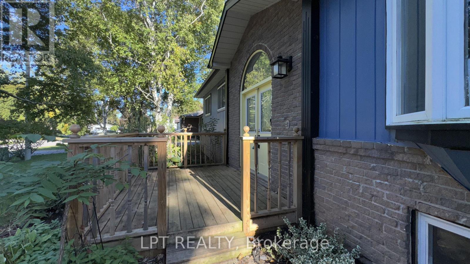 209 Sunset Crescent, Innisfil, Ontario  L9S 1J2 - Photo 2 - N12475058
