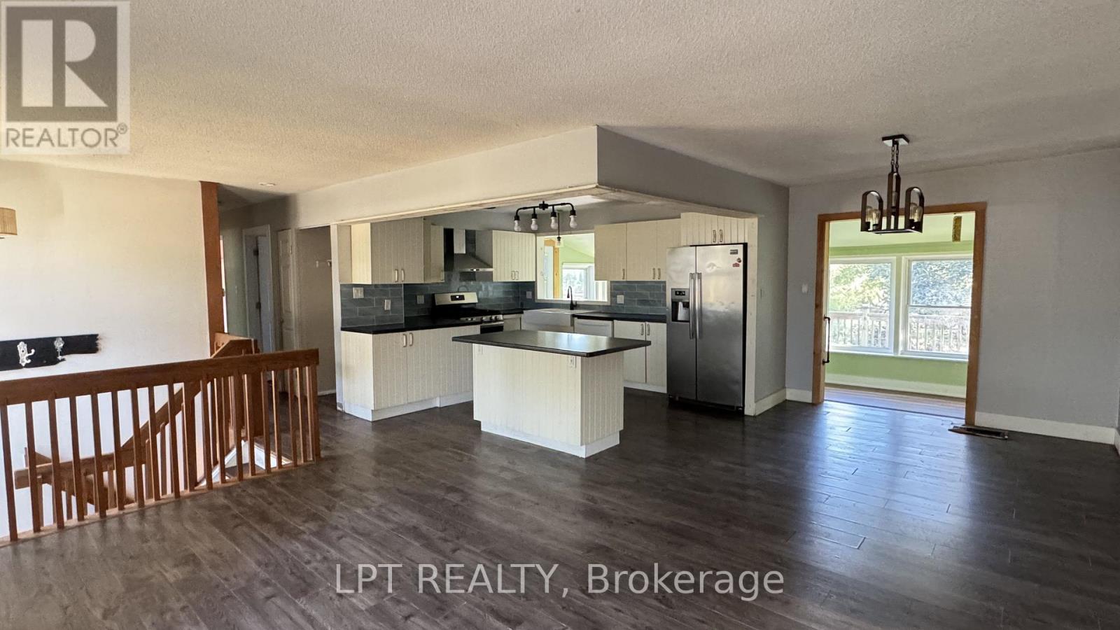 209 Sunset Crescent, Innisfil, Ontario  L9S 1J2 - Photo 4 - N12475058