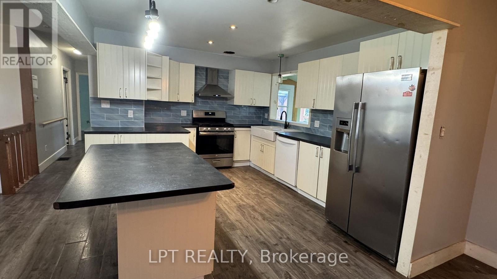 209 Sunset Crescent, Innisfil, Ontario  L9S 1J2 - Photo 7 - N12475058