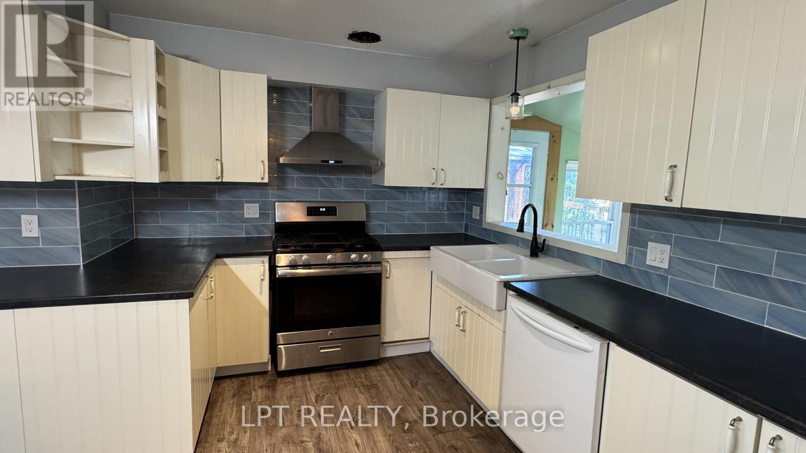 209 Sunset Crescent, Innisfil, Ontario  L9S 1J2 - Photo 8 - N12475058