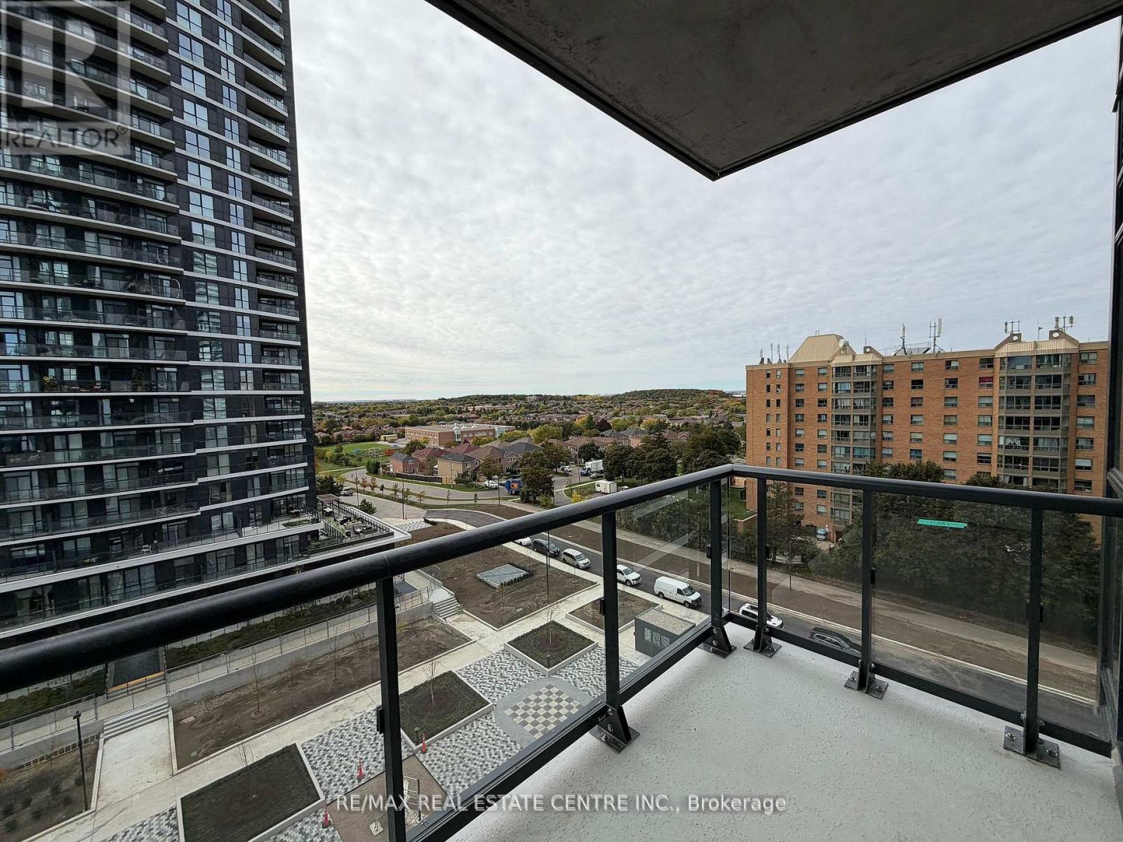 706 - 15 Watergarden Drive, Mississauga, Ontario  L5R 0H4 - Photo 11 - W12475062