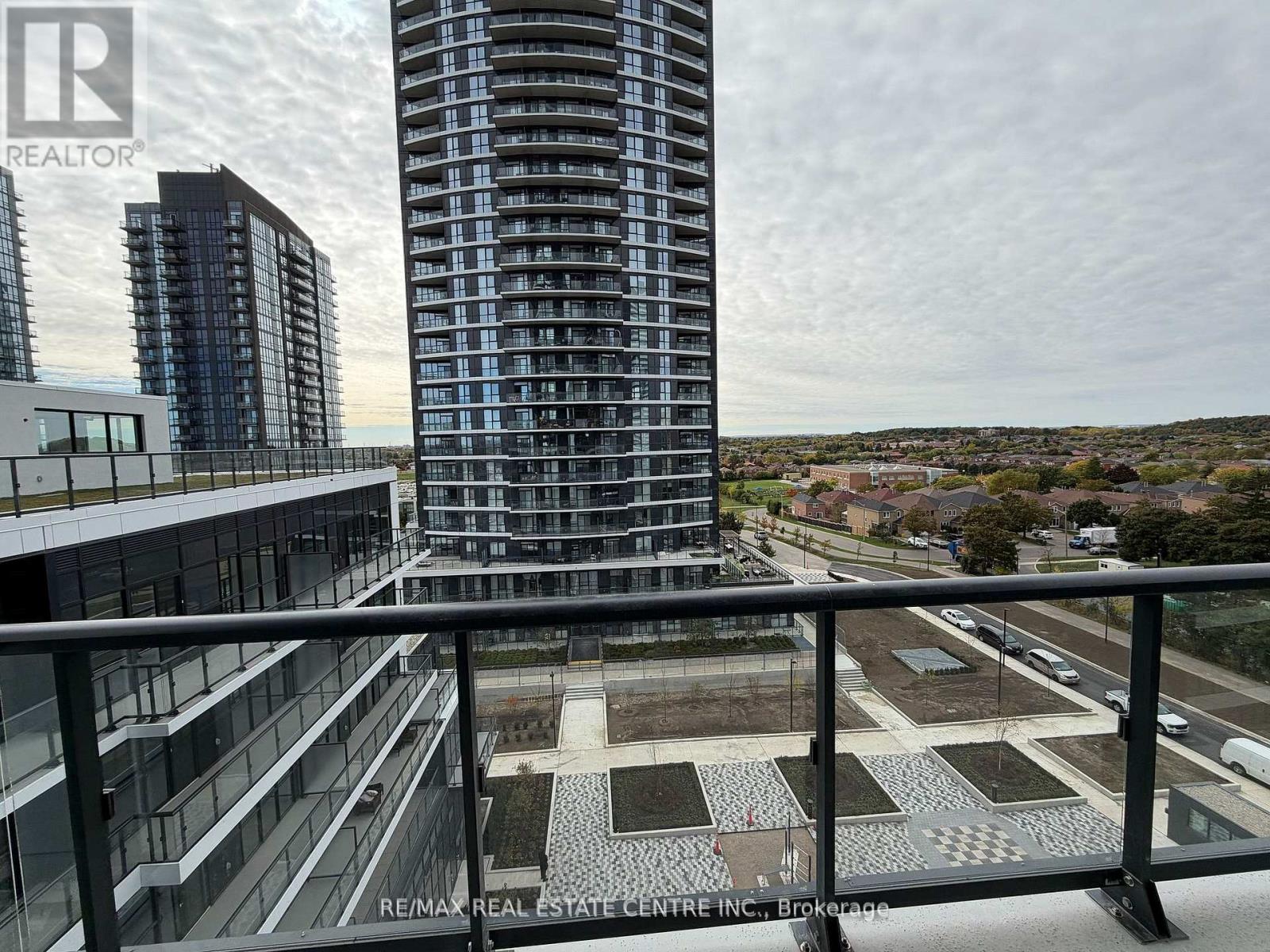 706 - 15 Watergarden Drive, Mississauga, Ontario  L5R 0H4 - Photo 12 - W12475062