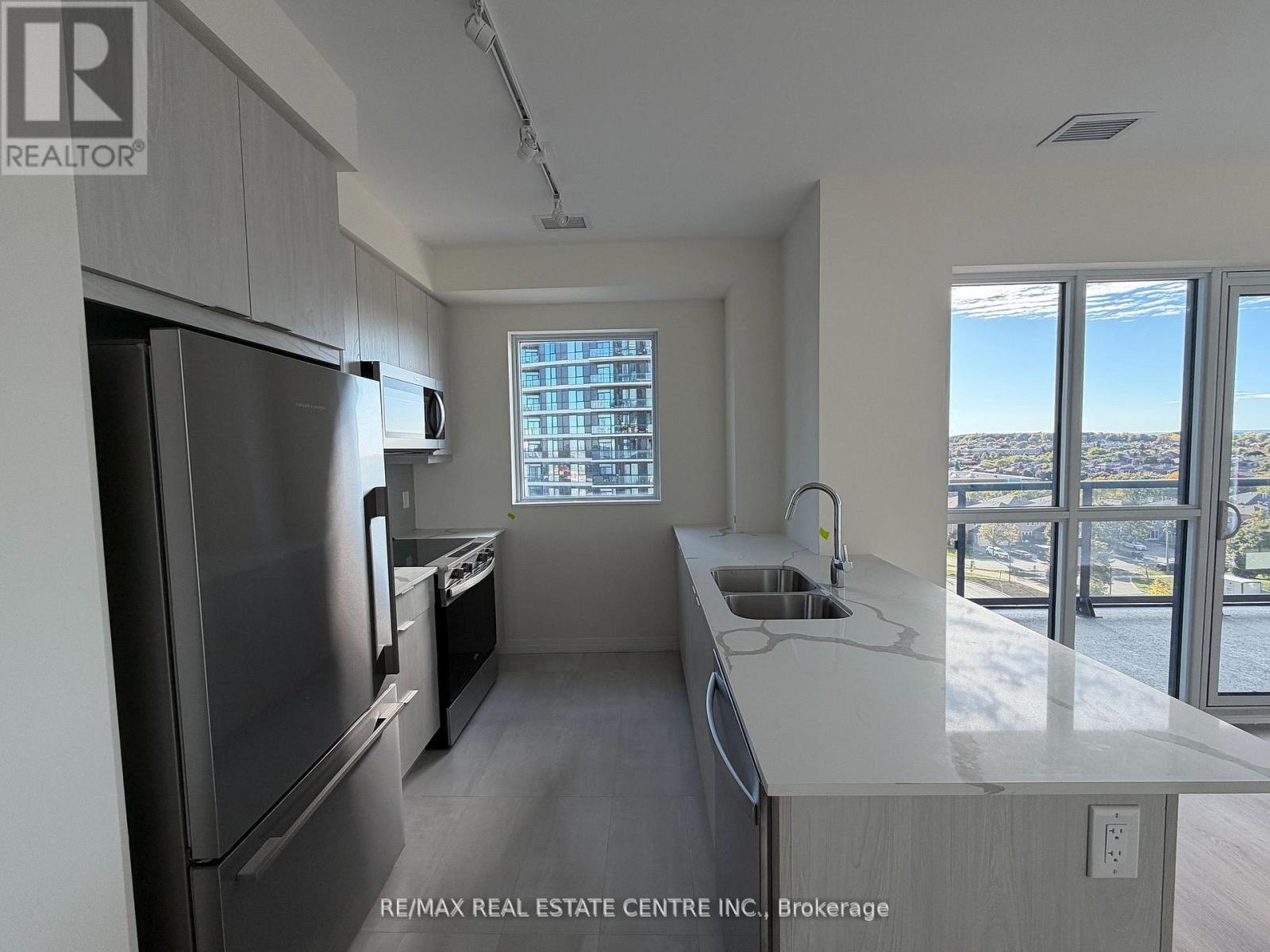 706 - 15 Watergarden Drive, Mississauga, Ontario  L5R 0H4 - Photo 4 - W12475062