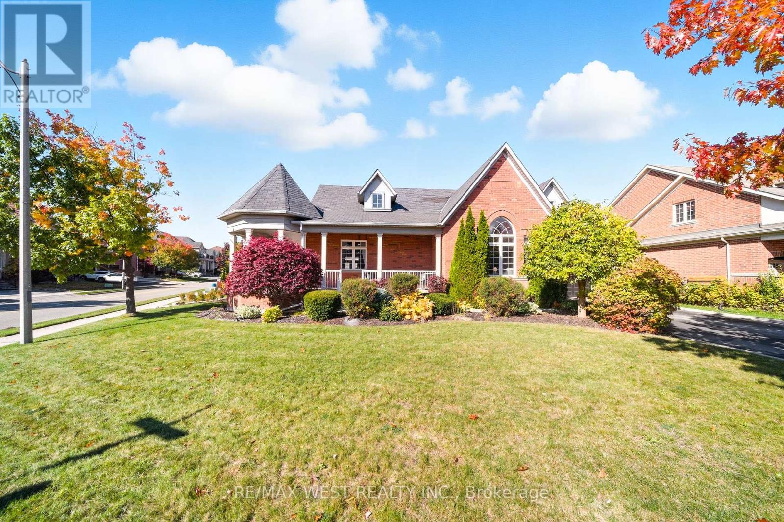 1 Nova Scotia Road, Brampton, Ontario  L6Y 5K8 - Photo 2 - W12475063