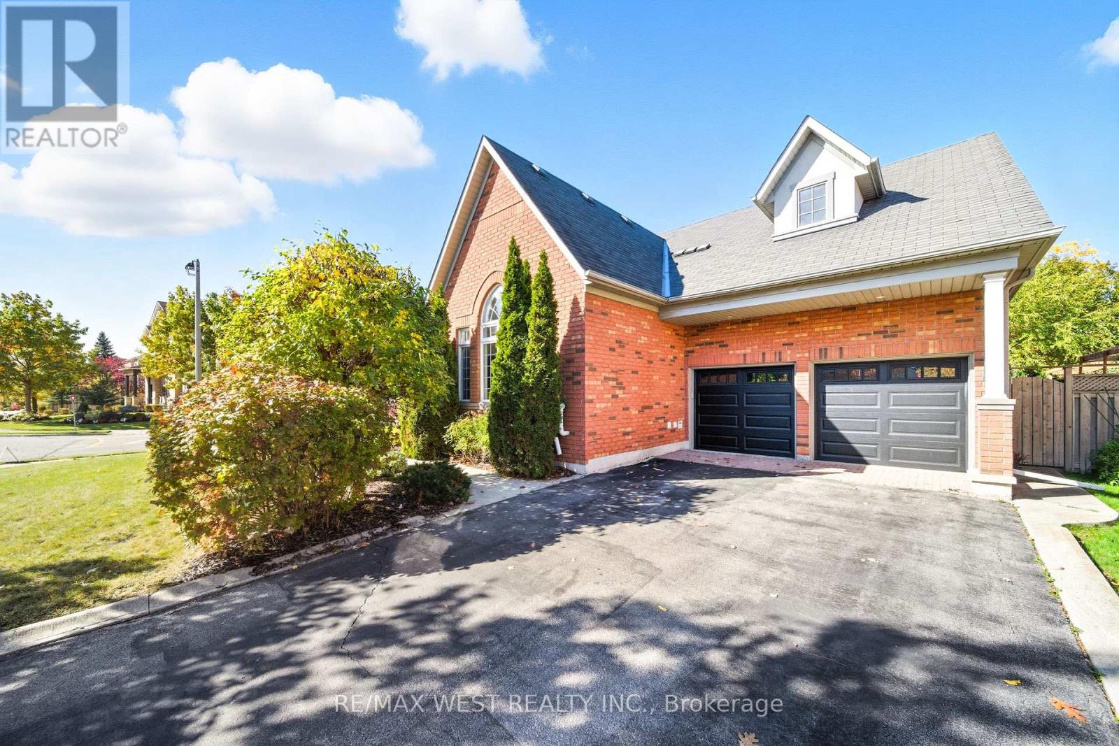 1 Nova Scotia Road, Brampton, Ontario  L6Y 5K8 - Photo 3 - W12475063