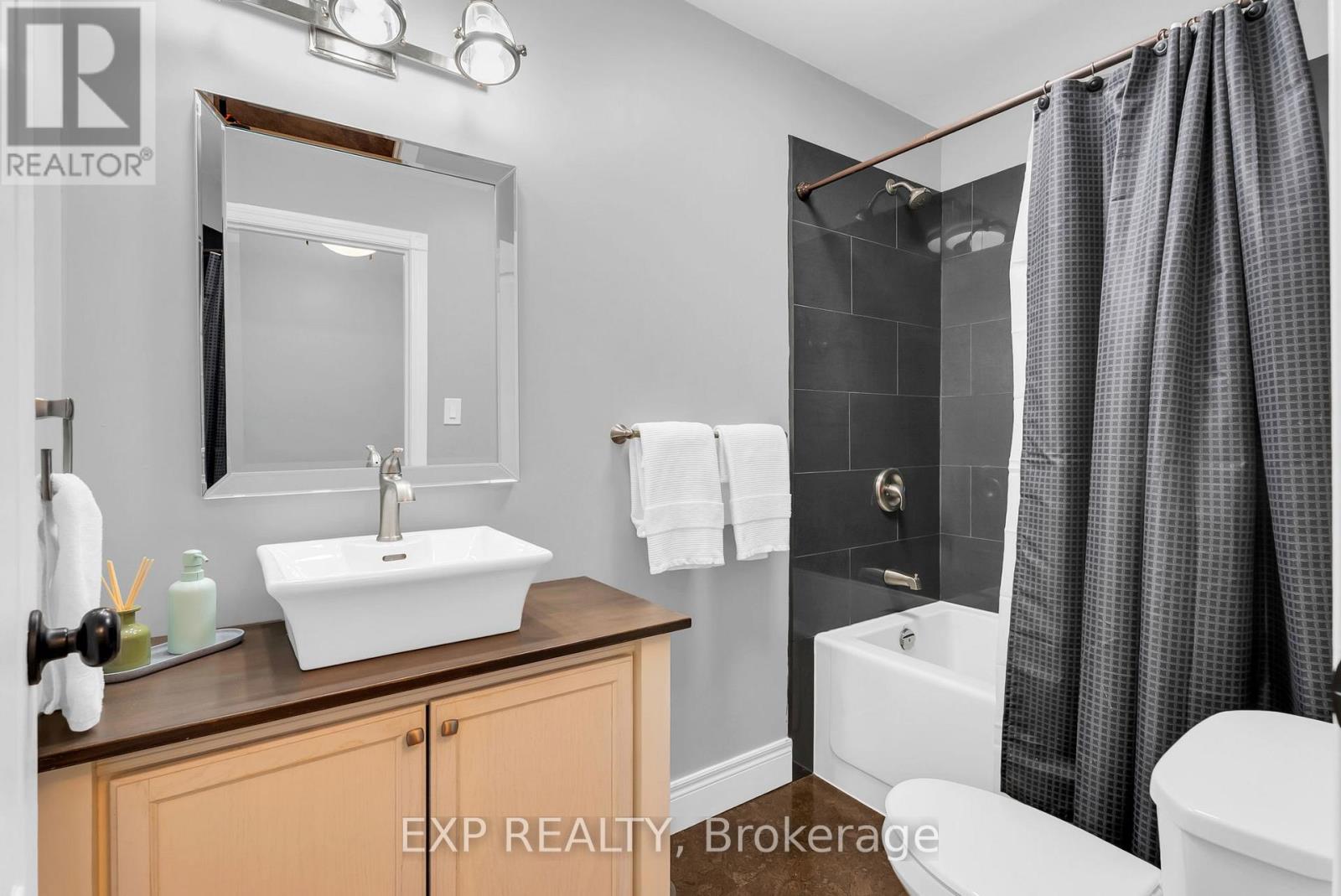 28 Elliott Street, Cambridge, Ontario  N1R 2J2 - Photo 33 - X12473978