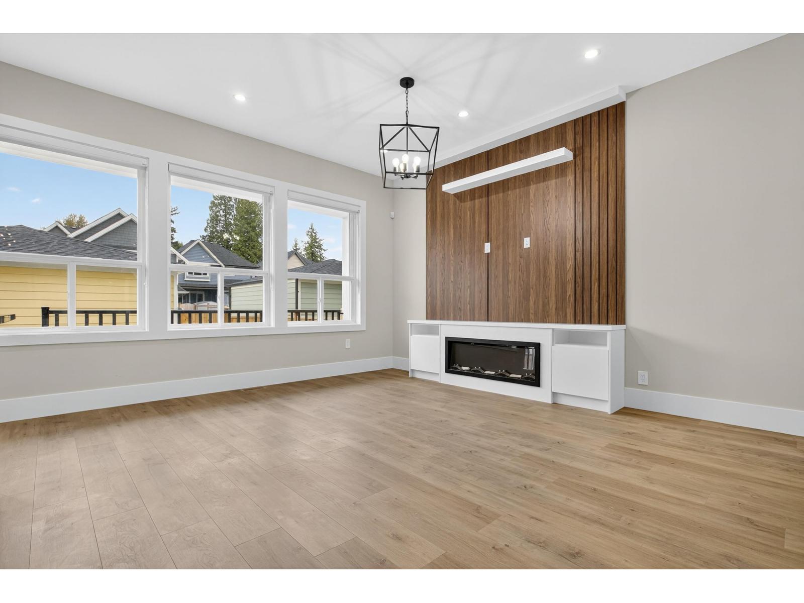 17136 1 Avenue, Surrey, British Columbia  V3Z 9R2 - Photo 4 - R3060610