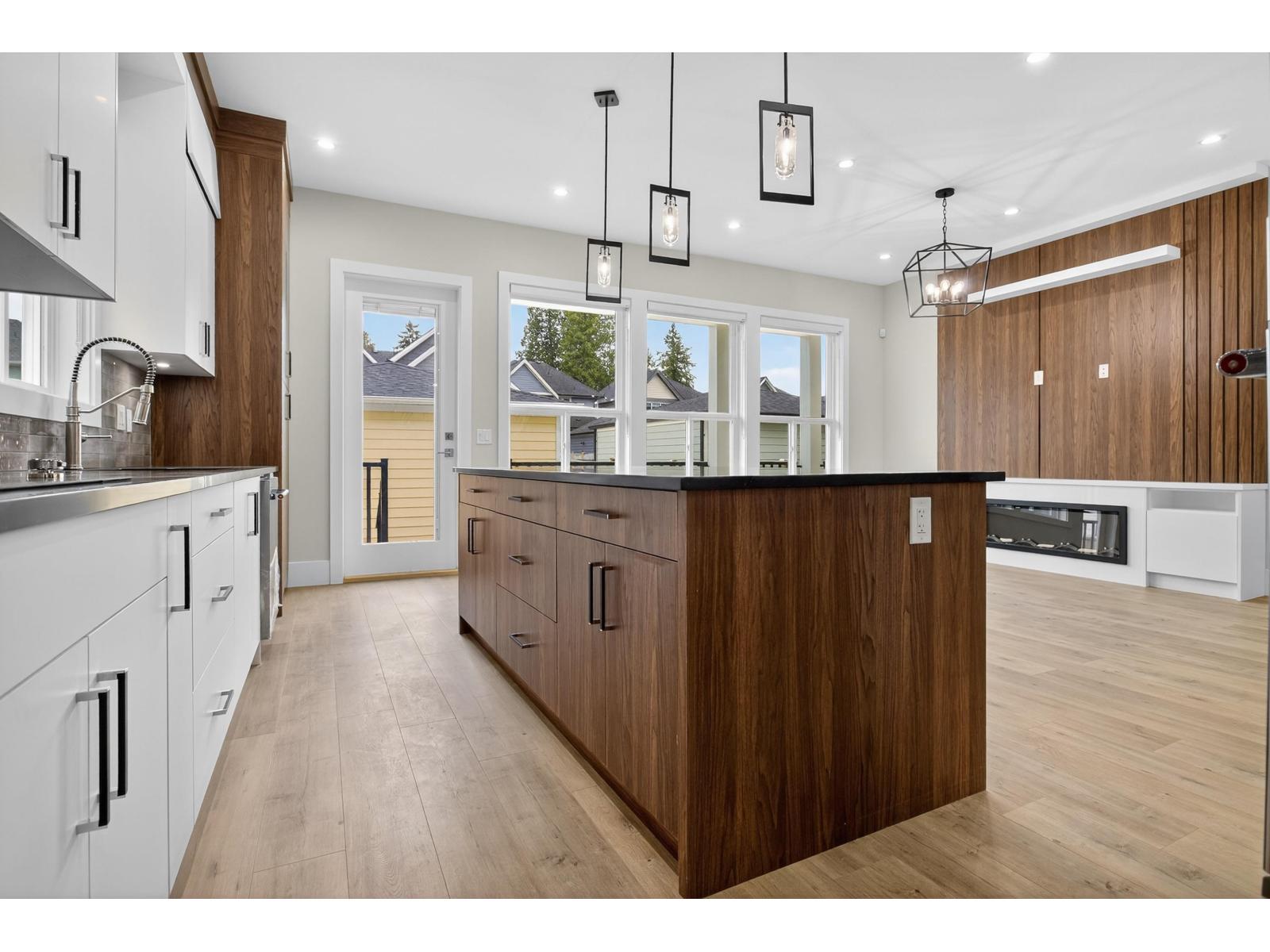 17136 1 Avenue, Surrey, British Columbia  V3Z 9R2 - Photo 8 - R3060610