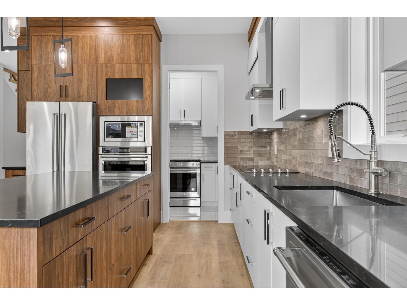 17136 1 Avenue, Surrey, British Columbia  V3Z 9R2 - Photo 7 - R3060610