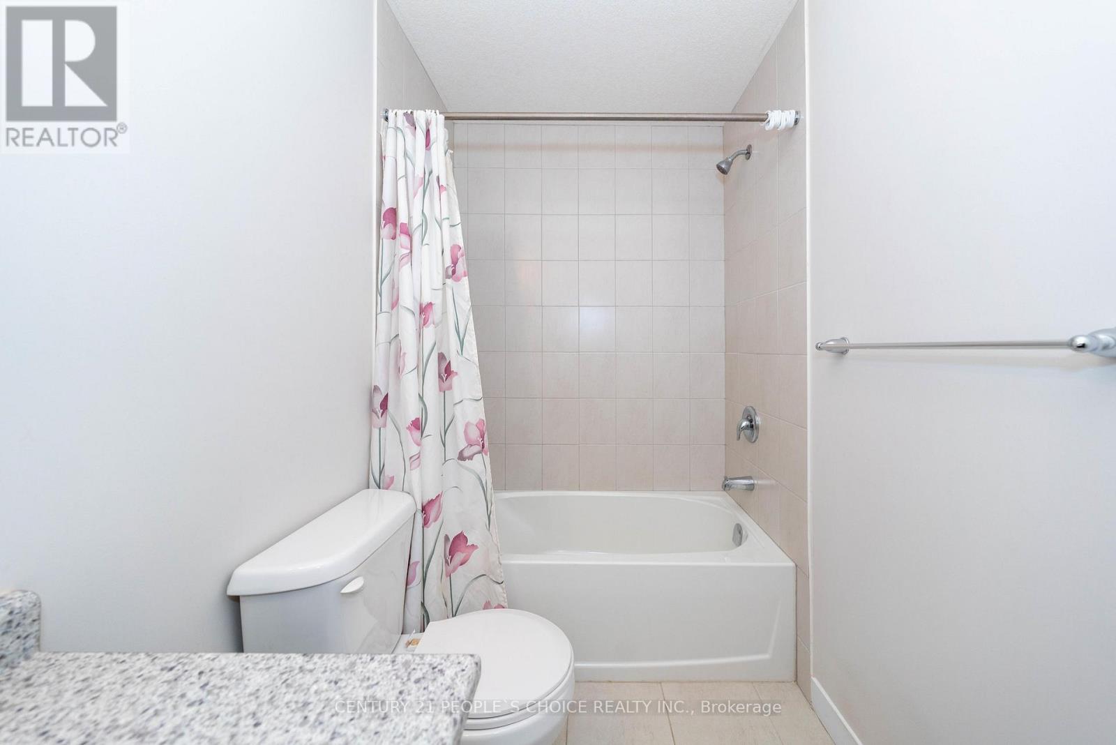 155 Rochefort Street, Kitchener, Ontario  N2R 0N1 - Photo 35 - X12475059
