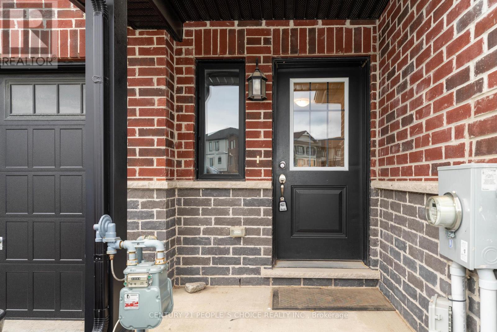 155 Rochefort Street, Kitchener, Ontario  N2R 0N1 - Photo 4 - X12475059
