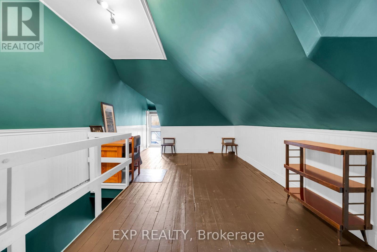28 Elliott Street, Cambridge, Ontario  N1R 2J2 - Photo 37 - X12473978