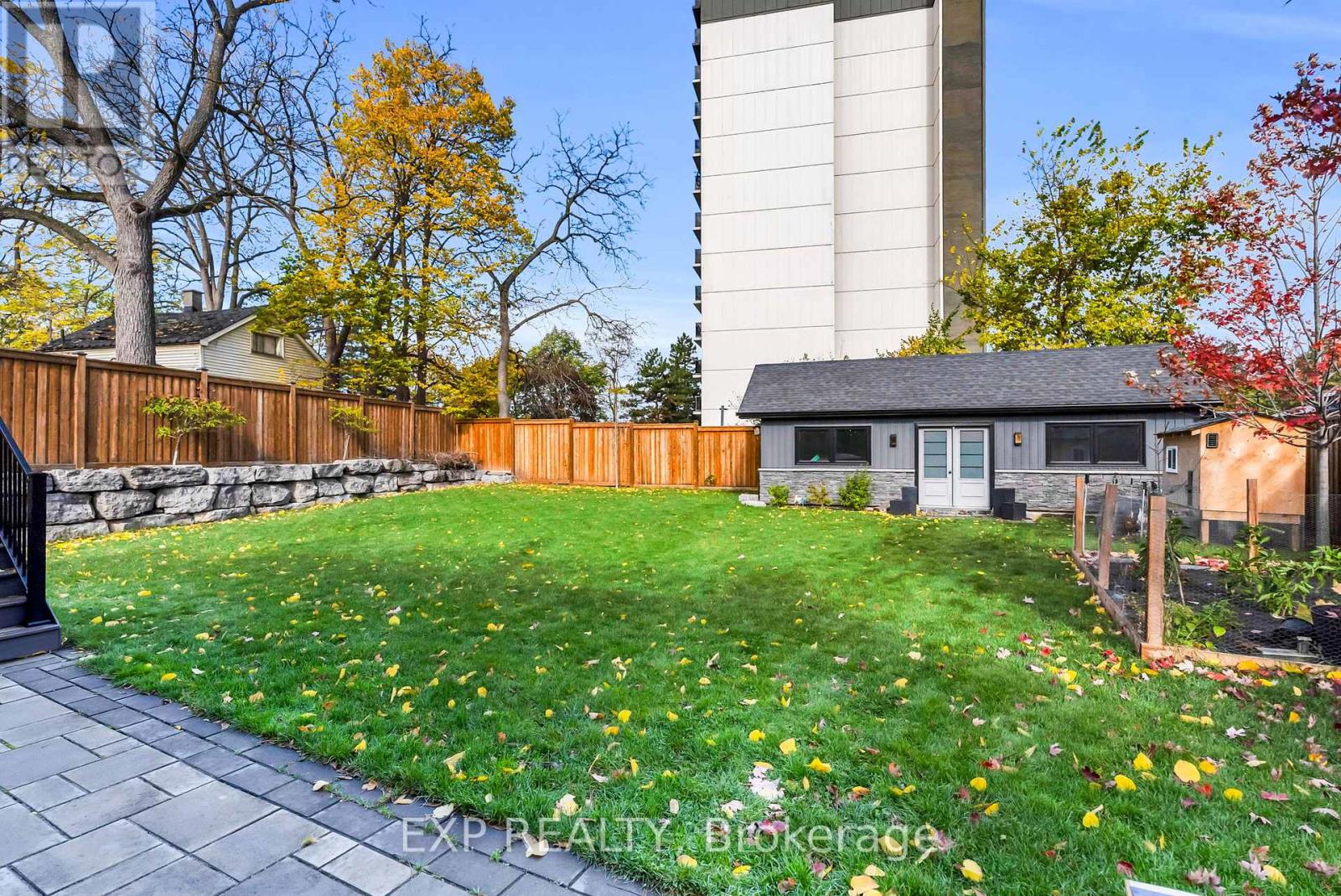 28 Elliott Street, Cambridge, Ontario  N1R 2J2 - Photo 47 - X12473978