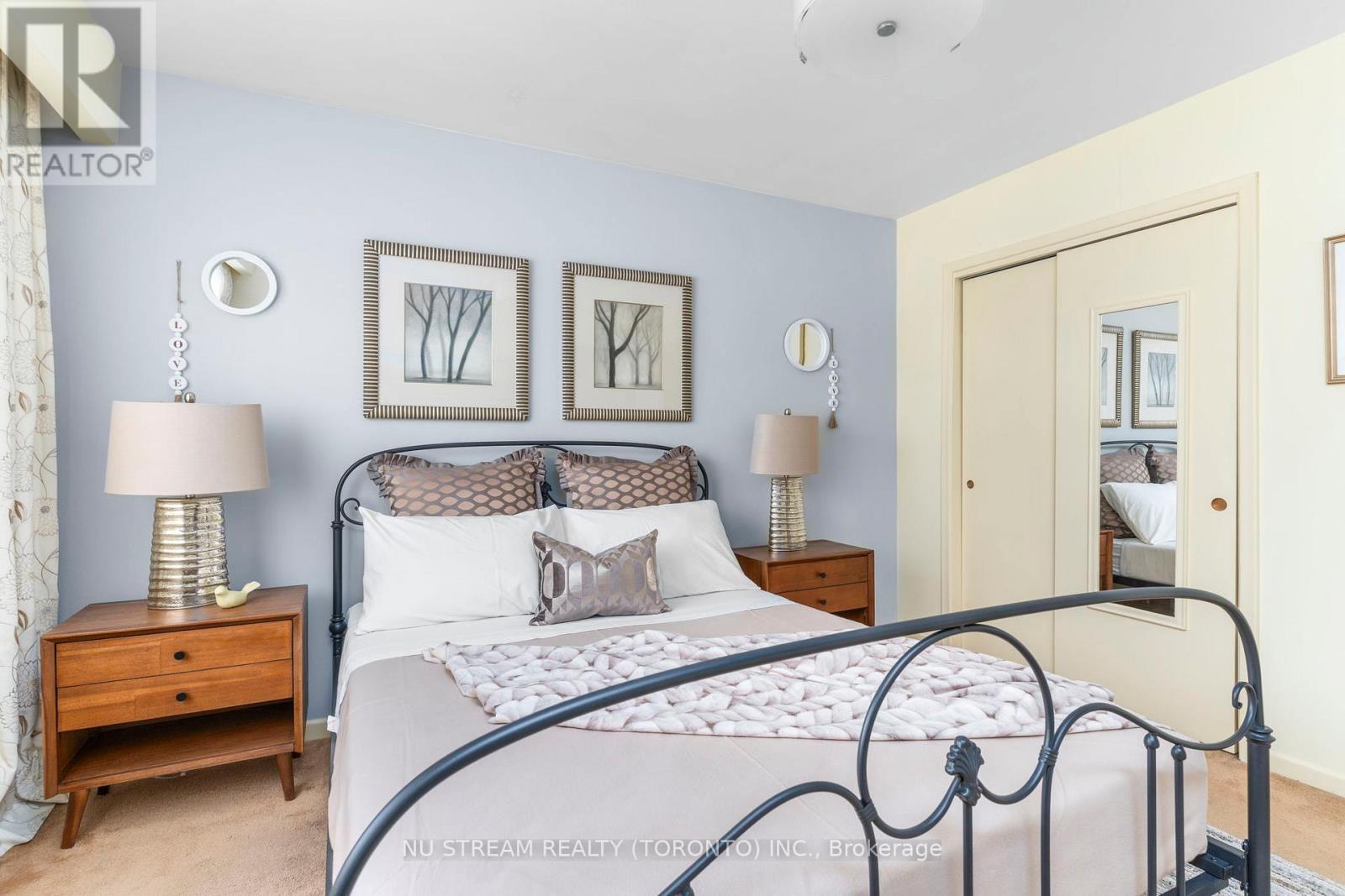 14 Whitelock Crescent, Toronto, Ontario  M2K 1V8 - Photo 5 - C12475074