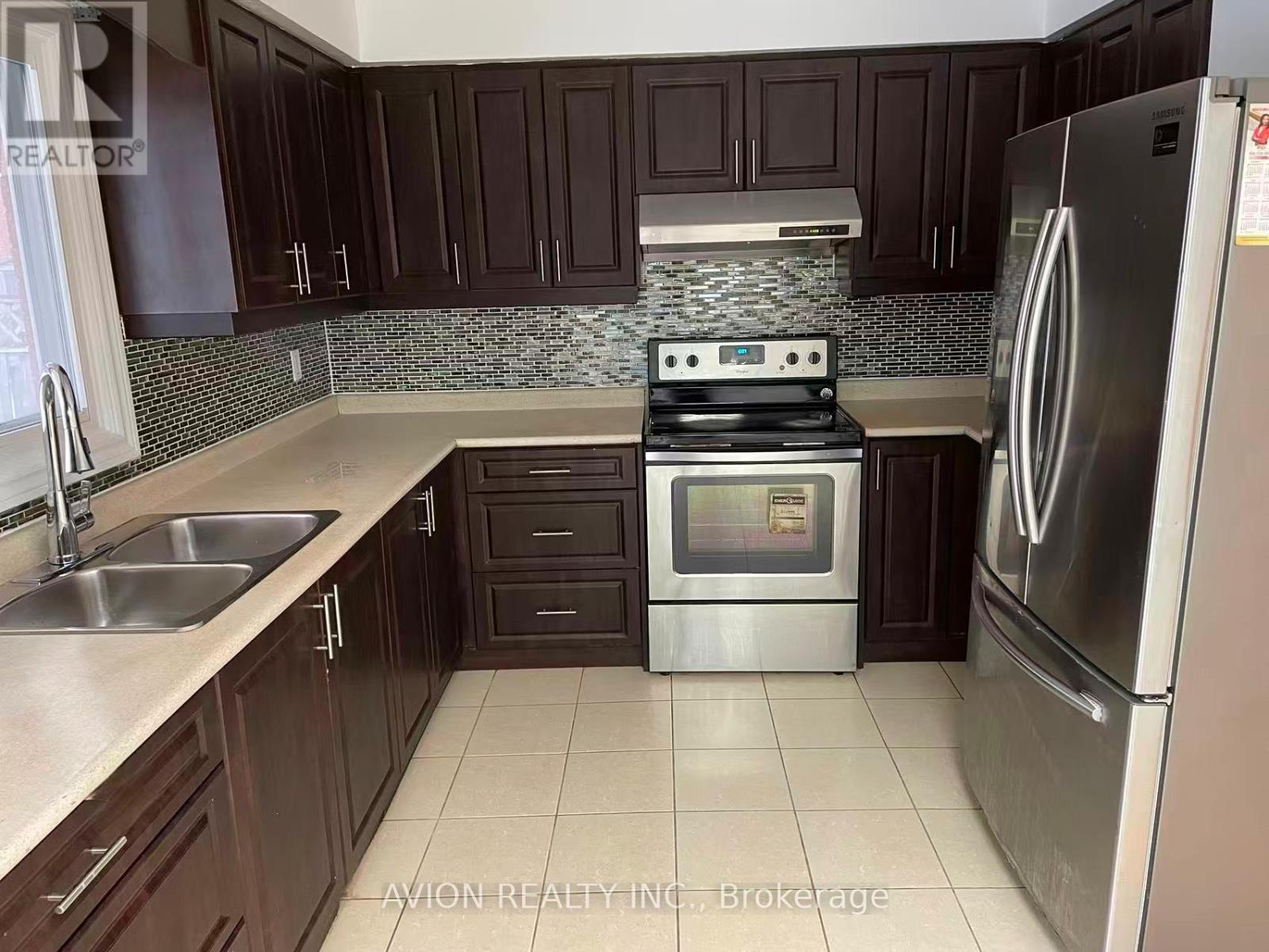 172 Highglen Avenue E, Markham, Ontario  L3S 1X4 - Photo 11 - N12475070