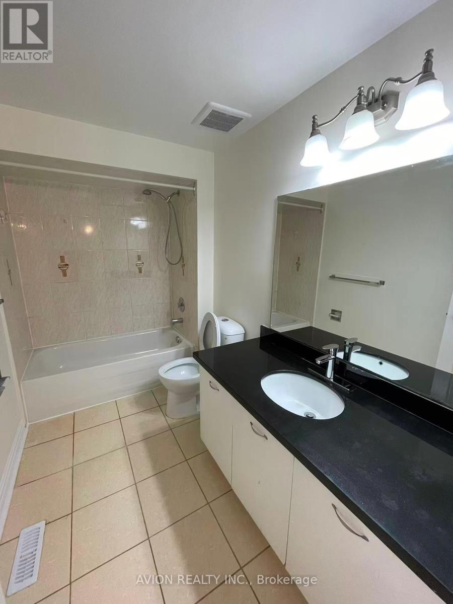 172 Highglen Avenue E, Markham, Ontario  L3S 1X4 - Photo 5 - N12475070