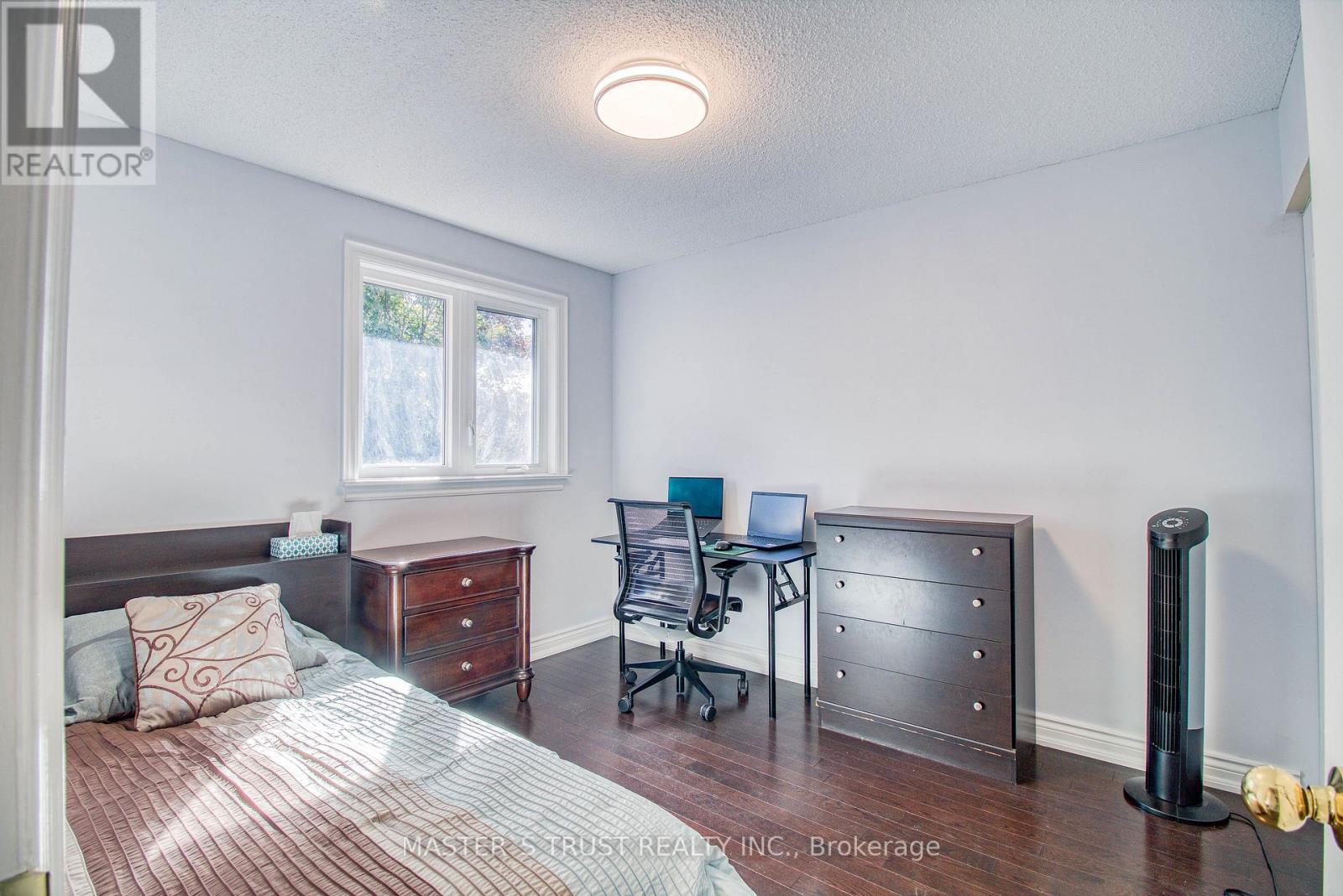 20 Valhalla Court, Aurora, Ontario  L4G 5W3 - Photo 16 - N12475093