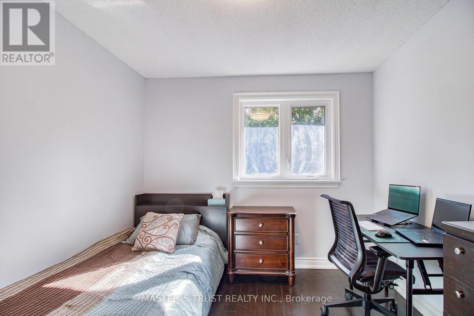 20 Valhalla Court, Aurora, Ontario  L4G 5W3 - Photo 17 - N12475093