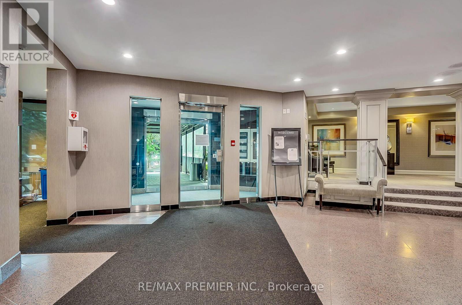 1614 - 7440 Bathurst Street, Vaughan, Ontario  L4J 7K8 - Photo 3 - N12475094