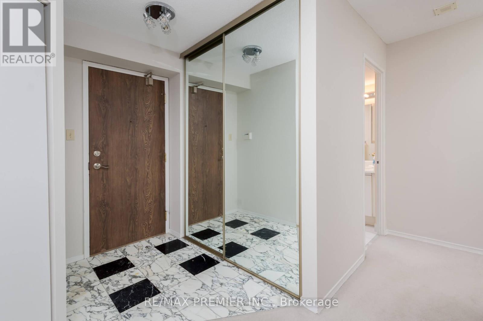1614 - 7440 Bathurst Street, Vaughan, Ontario  L4J 7K8 - Photo 7 - N12475094