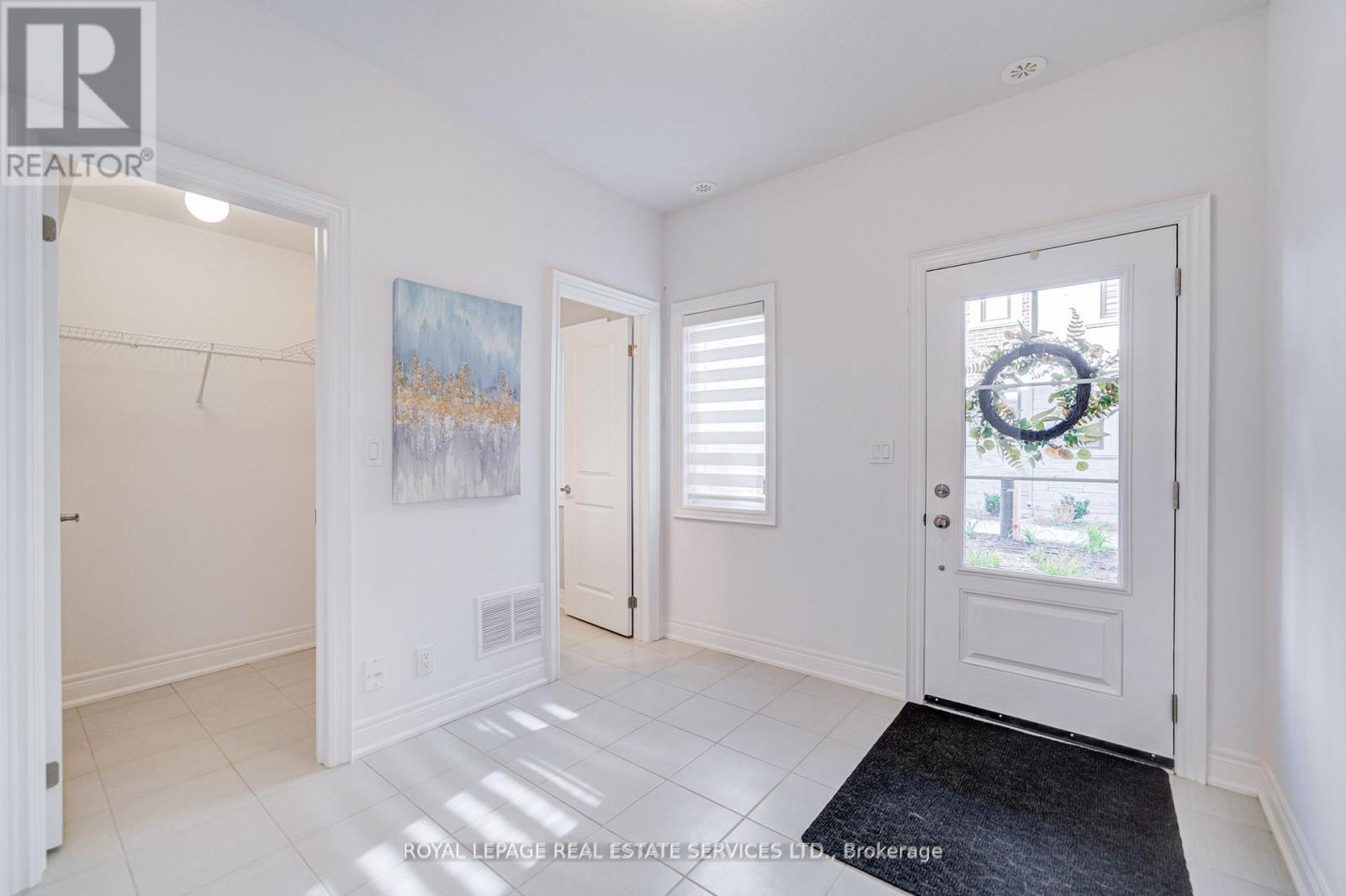 23 - 270 Melody Common, Oakville, Ontario  L6H 8A5 - Photo 4 - W12475076