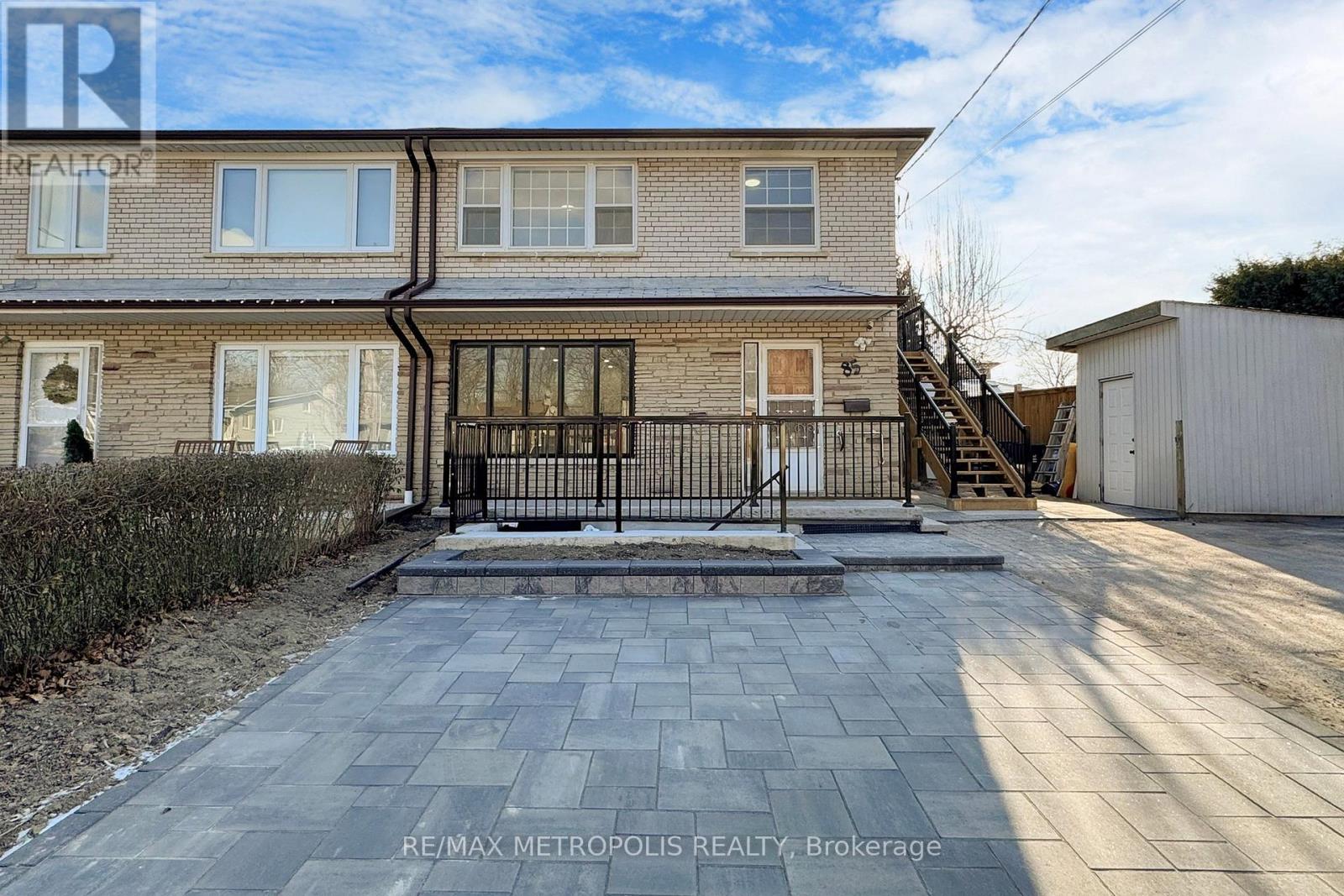 Main - 85 Primula Crescent, Toronto, Ontario  M9L 1J9 - Photo 2 - W12475079