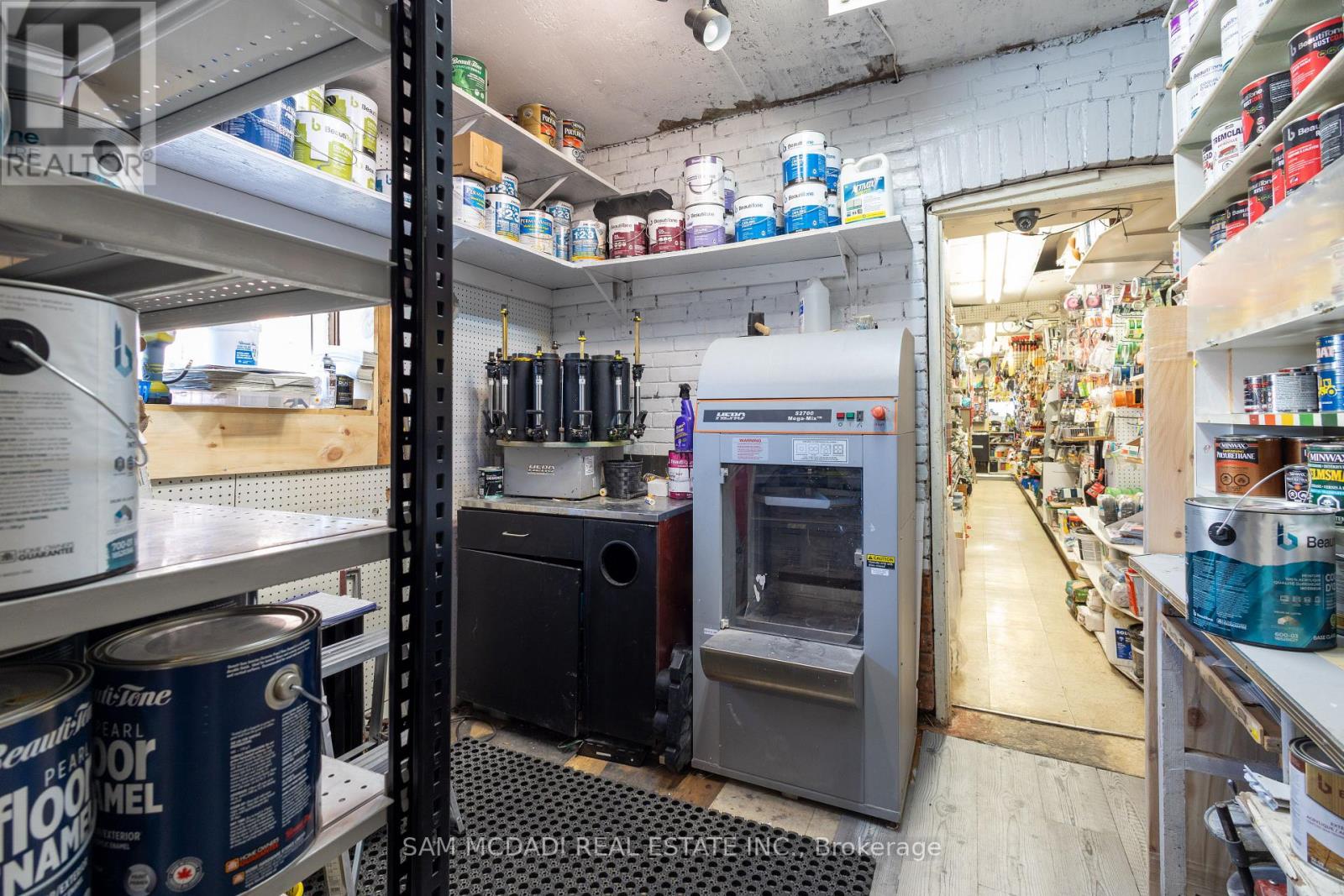 1212 Dufferin Street, Toronto, Ontario  M6H 4C1 - Photo 8 - W12475088
