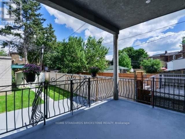 66 Hounslow Heath Road, Toronto, Ontario  M6N 1G8 - Photo 12 - W12475090