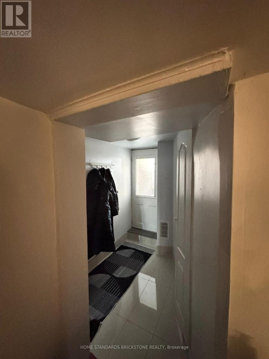 66 Hounslow Heath Road, Toronto, Ontario  M6N 1G8 - Photo 19 - W12475090