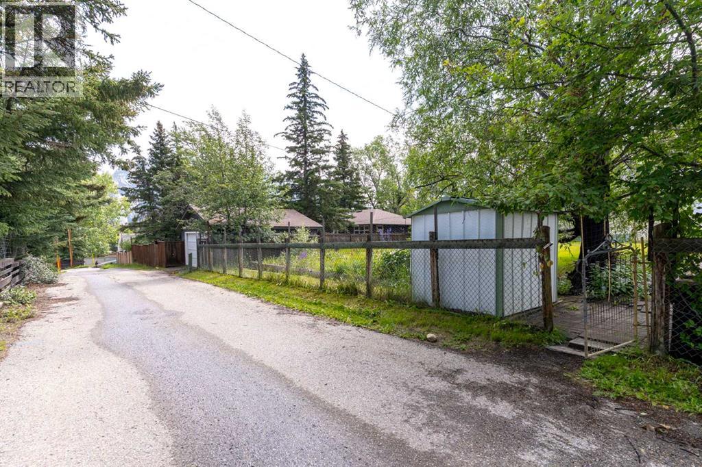 125 Rainbow Avenue, Banff, Alberta  T1L 1A1 - Photo 20 - A2249719