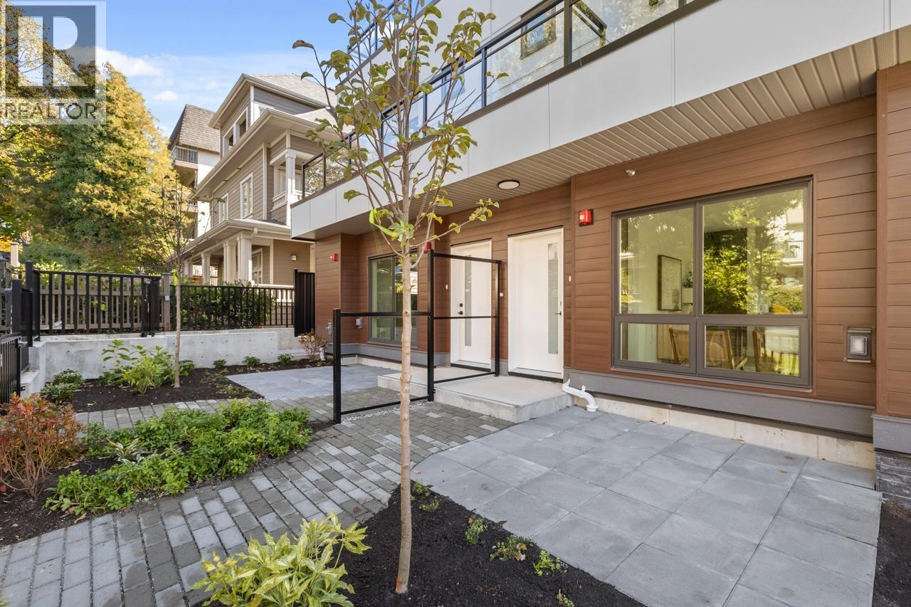 2 3800 Pender Street, Burnaby, British Columbia  V5C 2L5 - Photo 2 - R3060736