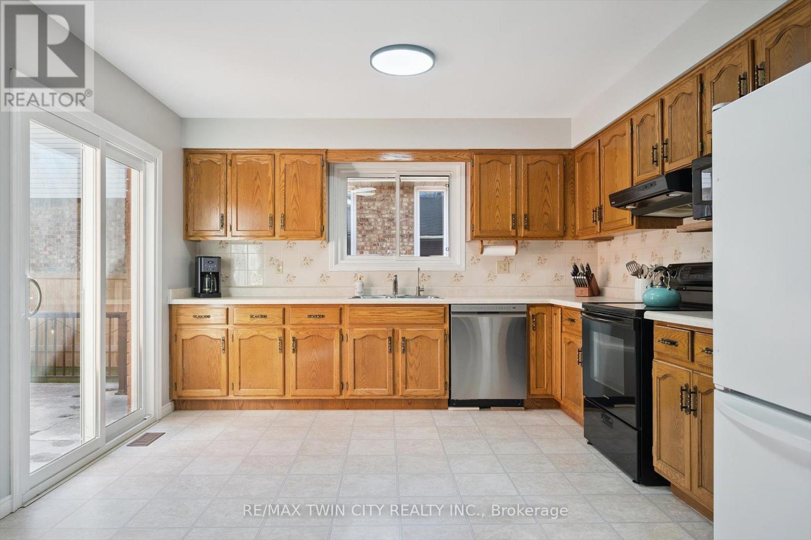115 Yellow Birch Drive, Kitchener, Ontario  N2N 2N3 - Photo 13 - X12475071