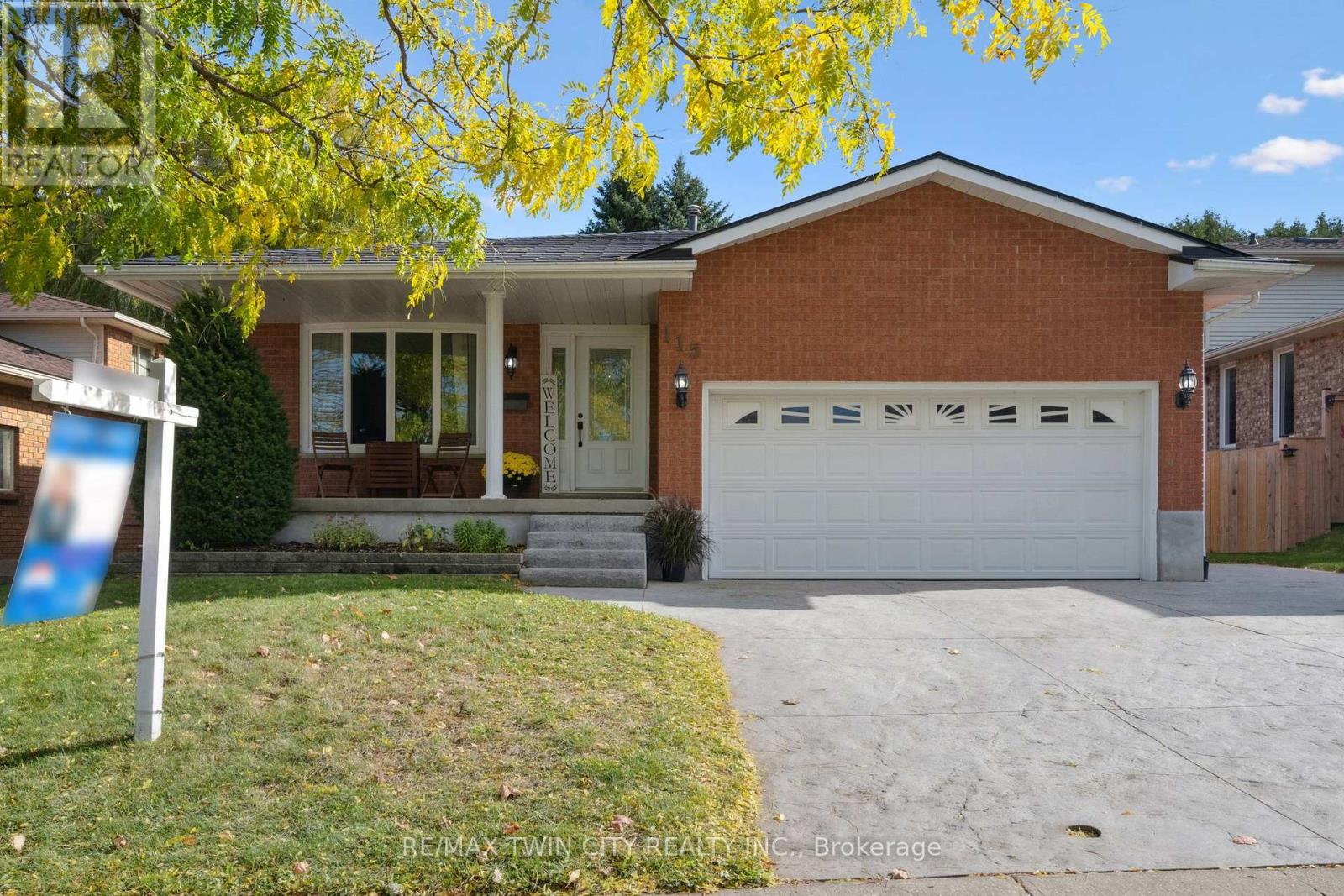 115 Yellow Birch Drive, Kitchener, Ontario  N2N 2N3 - Photo 4 - X12475071