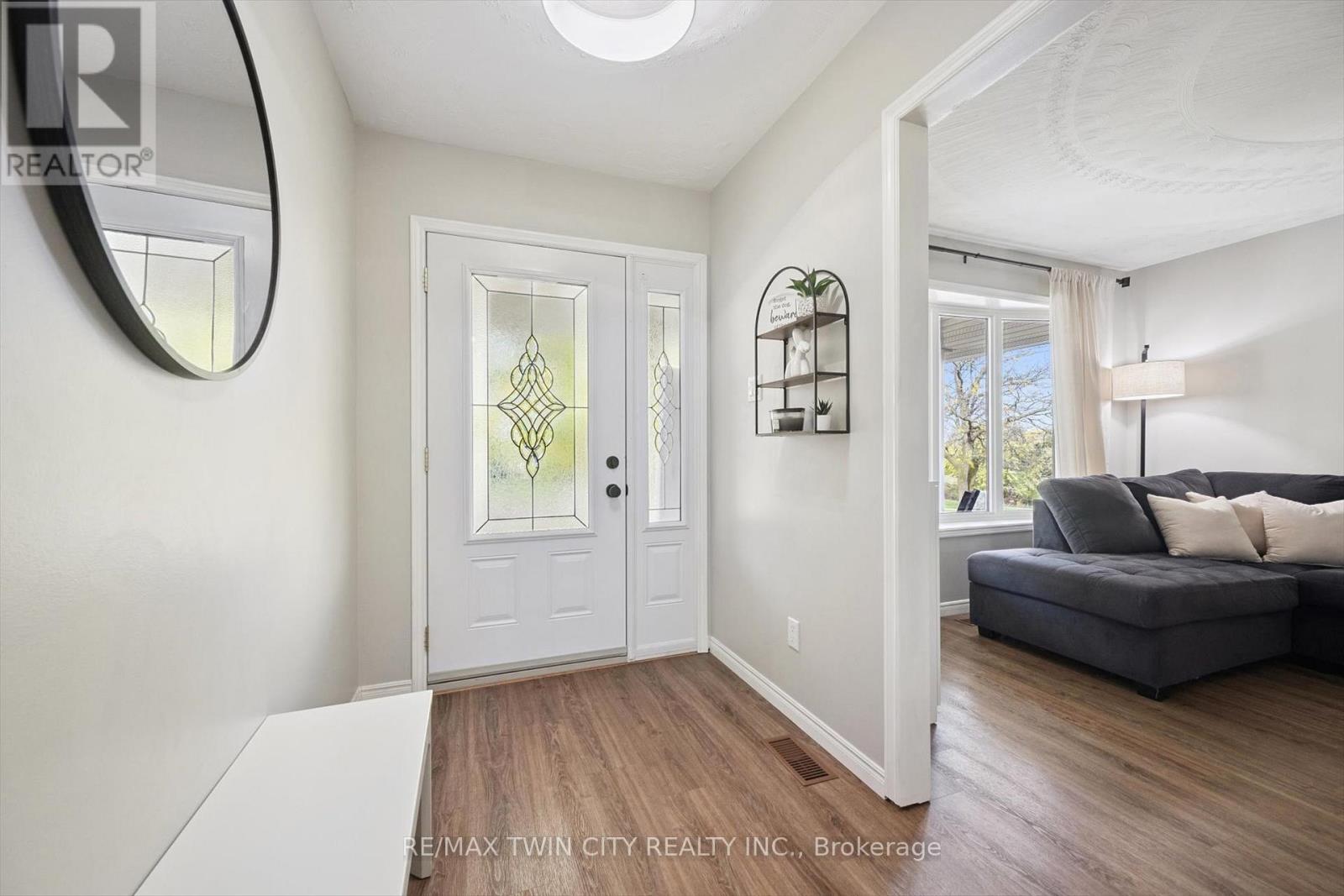 115 Yellow Birch Drive, Kitchener, Ontario  N2N 2N3 - Photo 6 - X12475071