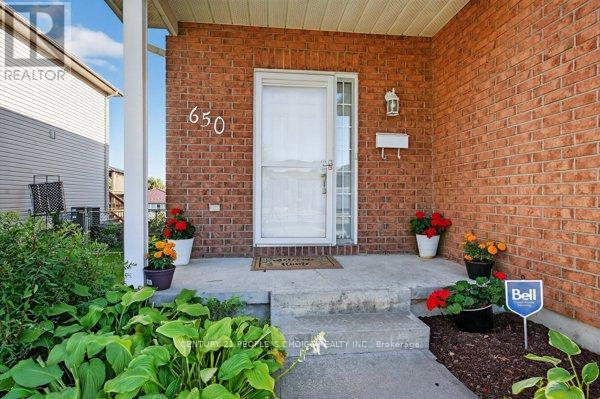 650 Tanner Drive, Kingston, Ontario  K7M 8Y2 - Photo 4 - X12475077