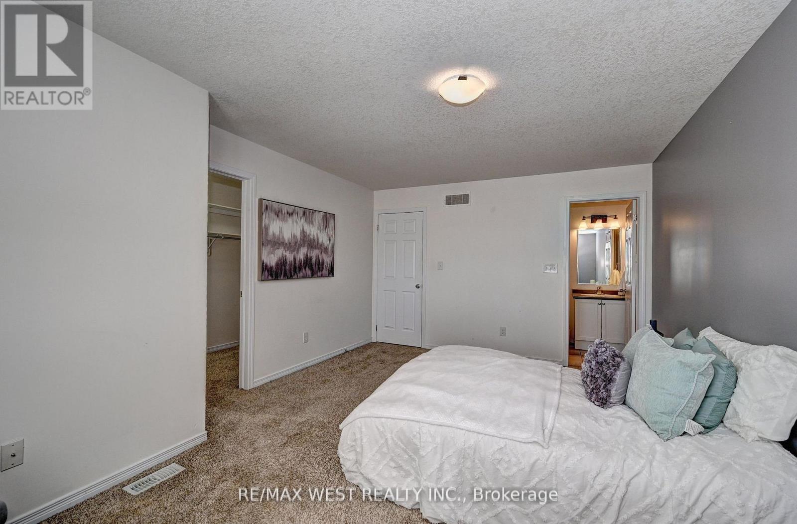 21 Machado Street, Kitchener, Ontario  N2R 0C1 - Photo 22 - X12475083