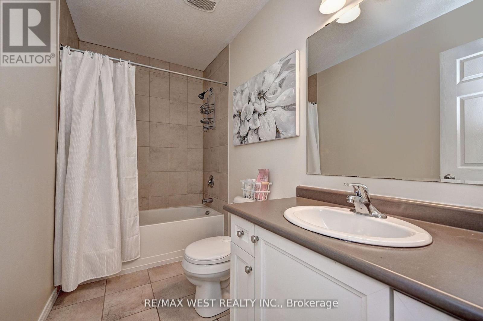 21 Machado Street, Kitchener, Ontario  N2R 0C1 - Photo 29 - X12475083